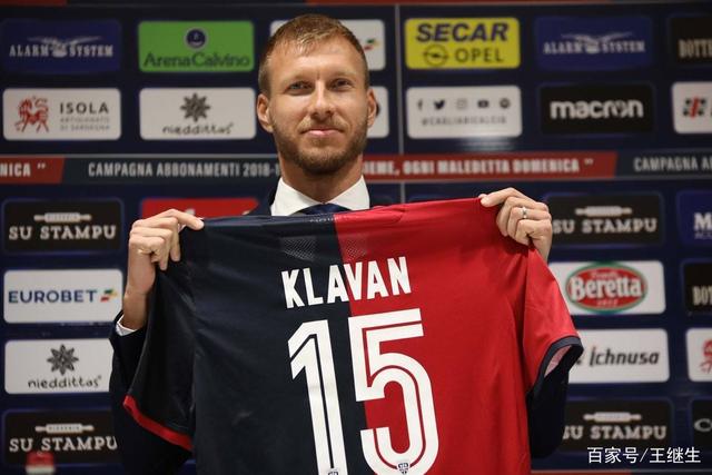 羽毛球亚锦赛：石宇奇男单登顶 国羽两冠两亚收官